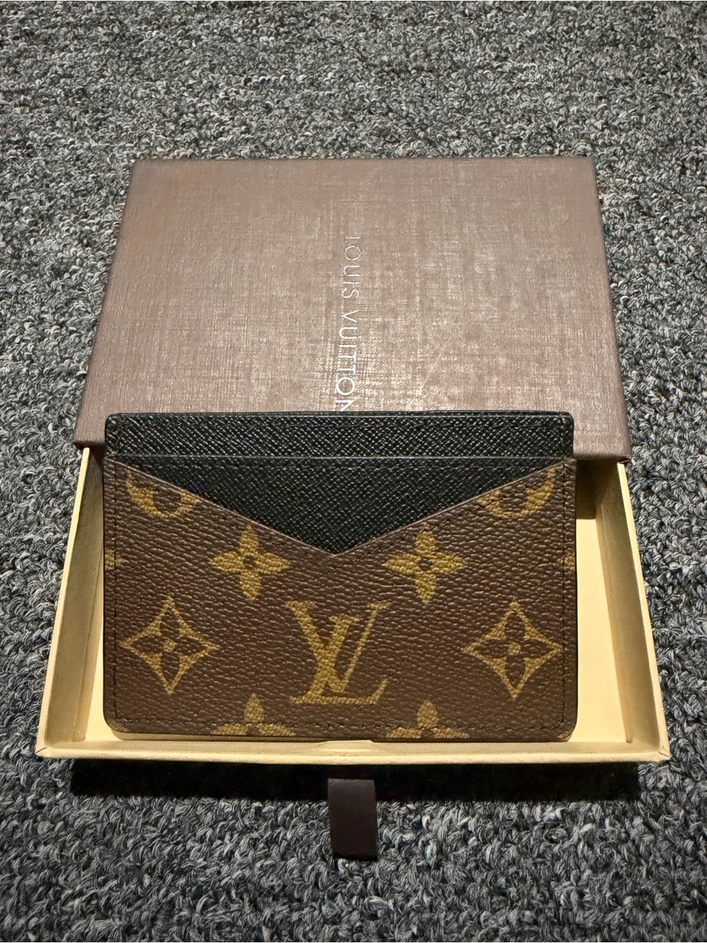 Louis Vuitton New Card holder, Microchip With COA Included
